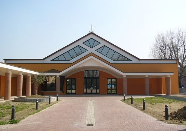 Facciata della Parrocchia Santi Monica e Agostino a Corticella