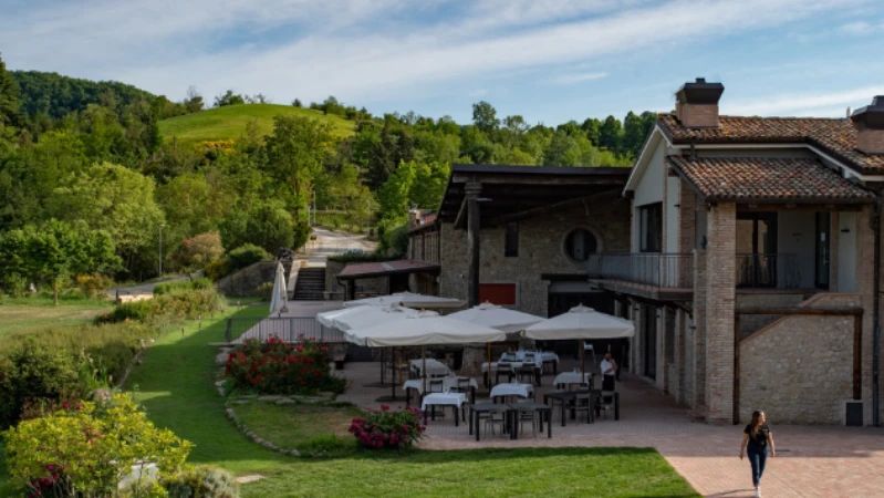 La terrazza della Fattoria Zivieri tra le colline